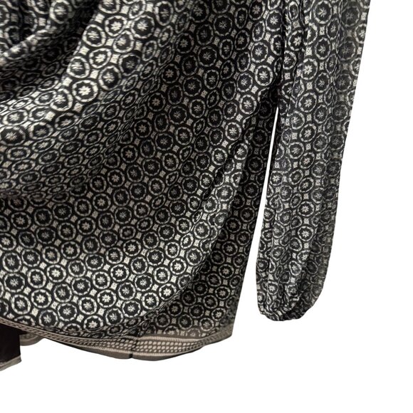 Max Studio blouse Sz 2X Long Sleeve Blouse Black & White Geometric Pattern top - Picture 8 of 12